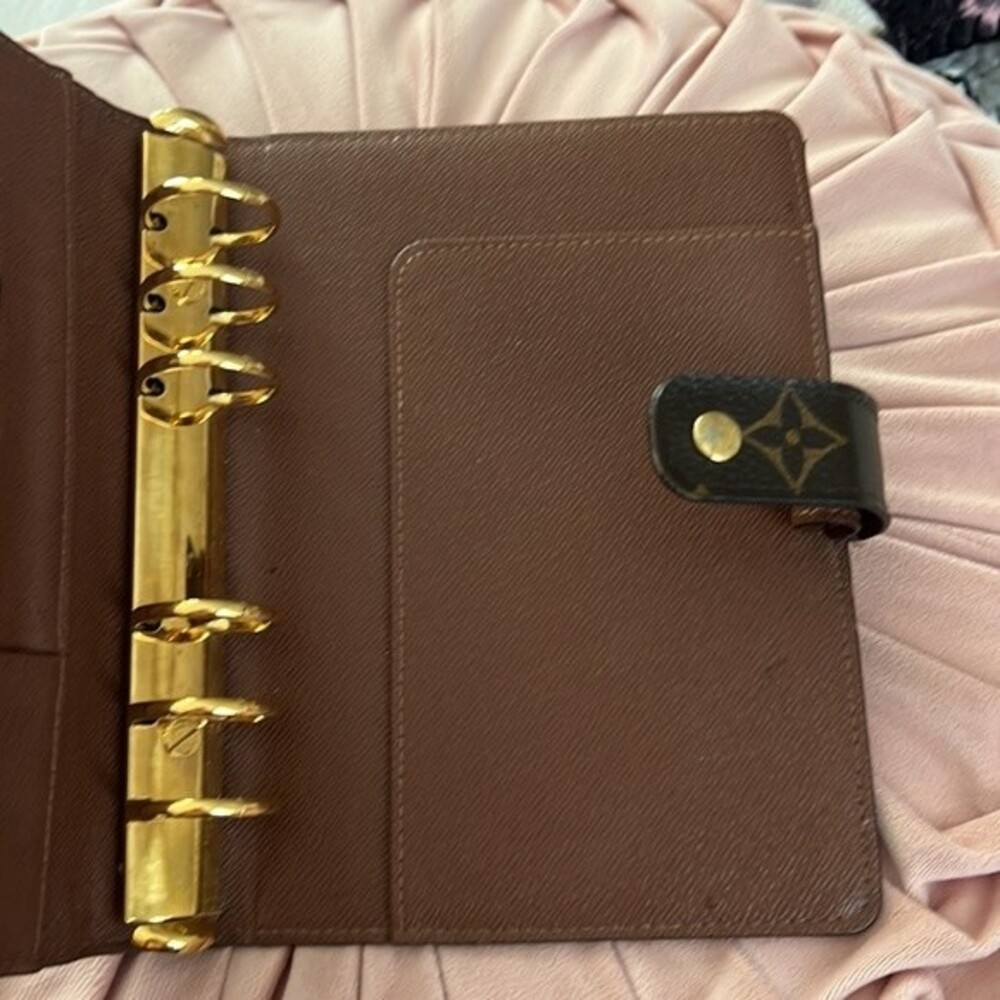 Louis Vuitton MM Monogram Agenda (Medium size) 6 ring Personal Size - Picture 4 of 13